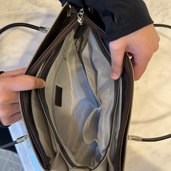 Beijo handbag - Picture 3 of 7